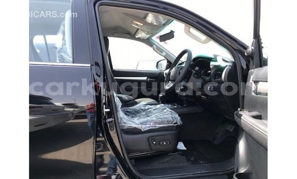 Acheter Import Voiture Toyota Hilux Noir à Import - Dubai, Bujumbura Acheter Import Voiture Toyota Hilux Noir à Import - Dubai, Bujumbura
