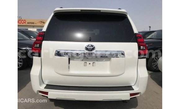 Acheter Import Voiture Toyota Prado Blanc à Import - Dubai, Bujumbura Acheter Import Voiture Toyota Prado Blanc à Import - Dubai, Bujumbura