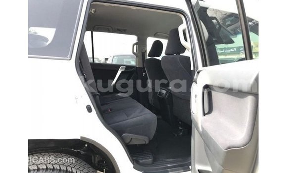 Acheter Import Voiture Toyota Prado Blanc à Import - Dubai, Bujumbura Acheter Import Voiture Toyota Prado Blanc à Import - Dubai, Bujumbura