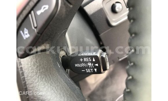 Acheter Import Voiture Toyota Prado Blanc à Import - Dubai, Bujumbura Acheter Import Voiture Toyota Prado Blanc à Import - Dubai, Bujumbura