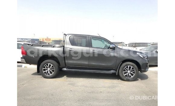 Acheter Import Voiture Toyota Hilux Noir à Import - Dubai, Bujumbura Acheter Import Voiture Toyota Hilux Noir à Import - Dubai, Bujumbura