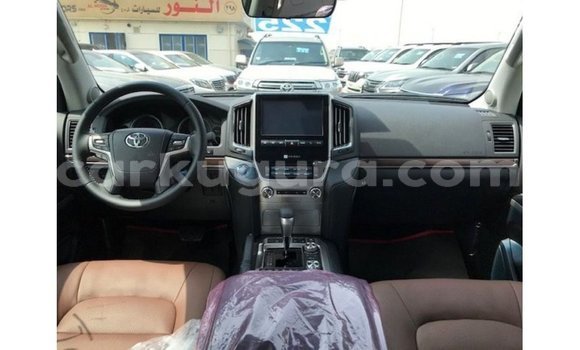 Acheter Import Voiture Toyota Land Cruiser Noir à Import - Dubai, Bujumbura Acheter Import Voiture Toyota Land Cruiser Noir à Import - Dubai, Bujumbura