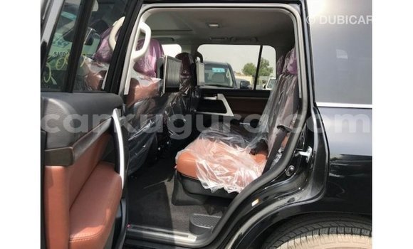 Acheter Import Voiture Toyota Land Cruiser Noir à Import - Dubai, Bujumbura Acheter Import Voiture Toyota Land Cruiser Noir à Import - Dubai, Bujumbura