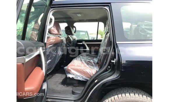 Acheter Import Voiture Toyota Land Cruiser Noir à Import - Dubai, Bujumbura Acheter Import Voiture Toyota Land Cruiser Noir à Import - Dubai, Bujumbura