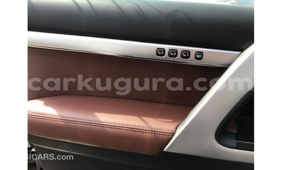 Acheter Import Voiture Toyota Land Cruiser Noir à Import - Dubai, Bujumbura Acheter Import Voiture Toyota Land Cruiser Noir à Import - Dubai, Bujumbura