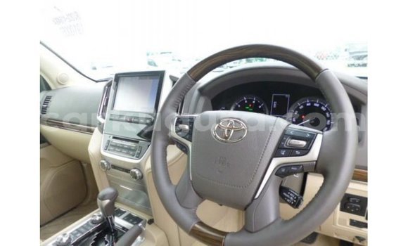 Buy Import Toyota Land Cruiser White Car in Import - Dubai in Bujumbura Buy Import Toyota Land Cruiser White Car in Import - Dubai in Bujumbura