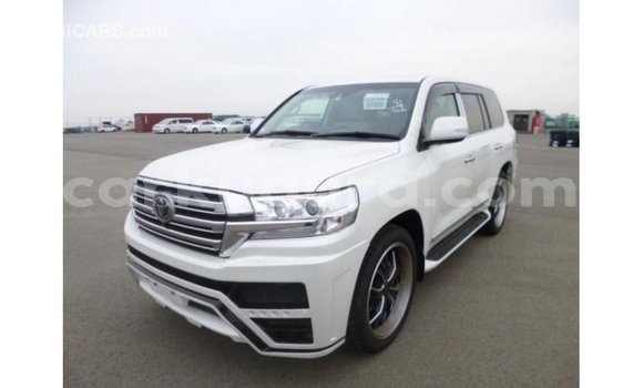Buy Import Toyota Land Cruiser White Car in Import - Dubai in Bujumbura Buy Import Toyota Land Cruiser White Car in Import - Dubai in Bujumbura