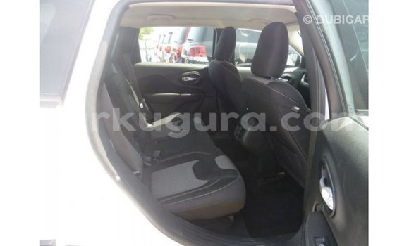 Nunua Imported Jeep Cherokee Nyeupe Gari ndani ya Import - Dubai nchini Bujumbura Nunua Imported Jeep Cherokee Nyeupe Gari ndani ya Import - Dubai nchini Bujumbura