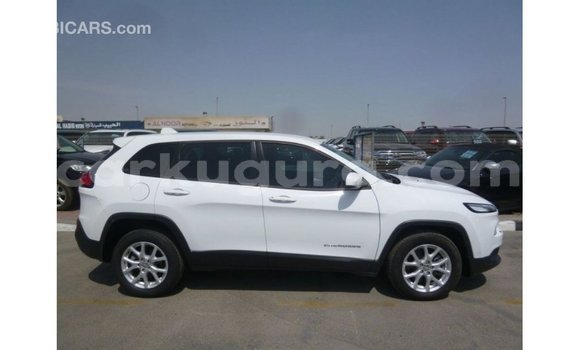 Nunua Imported Jeep Cherokee Nyeupe Gari ndani ya Import - Dubai nchini Bujumbura Nunua Imported Jeep Cherokee Nyeupe Gari ndani ya Import - Dubai nchini Bujumbura