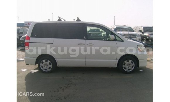 Nunua Imported Toyota Noah Nyeupe Gari ndani ya Import - Dubai nchini Bujumbura Nunua Imported Toyota Noah Nyeupe Gari ndani ya Import - Dubai nchini Bujumbura