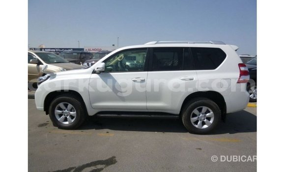 Acheter Import Voiture Toyota Prado Blanc à Import - Dubai, Bujumbura Acheter Import Voiture Toyota Prado Blanc à Import - Dubai, Bujumbura