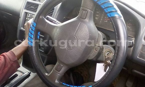 Acheter Occasion Voiture Toyota Carina Bleu à Bururi, Burundi Acheter Occasion Voiture Toyota Carina Bleu à Bururi, Burundi