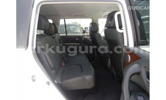 Nunua Imported Nissan Patrol Nyeupe Gari ndani ya Import - Dubai nchini Bujumbura Nunua Imported Nissan Patrol Nyeupe Gari ndani ya Import - Dubai nchini Bujumbura