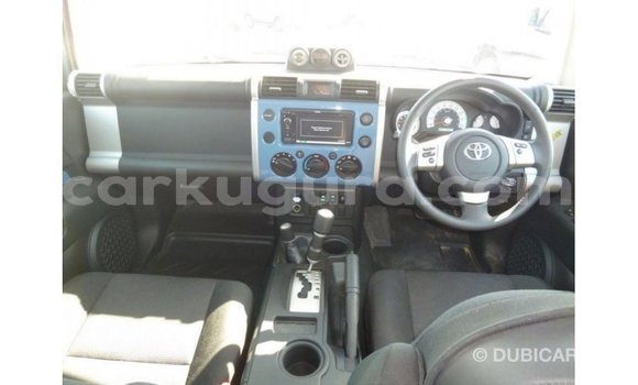 Acheter Import Voiture Toyota FJ Cruiser Bleu à Import - Dubai, Bujumbura Acheter Import Voiture Toyota FJ Cruiser Bleu à Import - Dubai, Bujumbura
