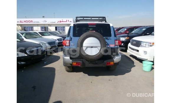 Acheter Import Voiture Toyota FJ Cruiser Bleu à Import - Dubai, Bujumbura Acheter Import Voiture Toyota FJ Cruiser Bleu à Import - Dubai, Bujumbura