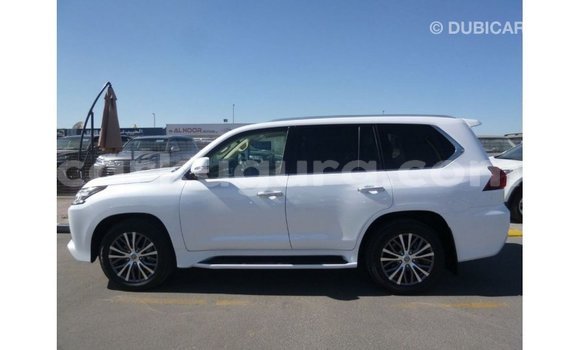 Acheter Import Voiture Lexus LX Blanc à Import - Dubai, Bujumbura Acheter Import Voiture Lexus LX Blanc à Import - Dubai, Bujumbura
