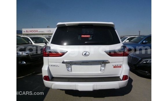 Acheter Import Voiture Lexus LX Blanc à Import - Dubai, Bujumbura Acheter Import Voiture Lexus LX Blanc à Import - Dubai, Bujumbura