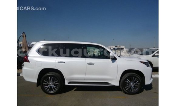 Acheter Import Voiture Lexus LX Blanc à Import - Dubai, Bujumbura Acheter Import Voiture Lexus LX Blanc à Import - Dubai, Bujumbura