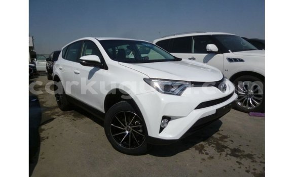 Acheter Import Voiture Toyota 4Runner Blanc à Import - Dubai, Bujumbura Acheter Import Voiture Toyota 4Runner Blanc à Import - Dubai, Bujumbura