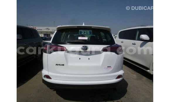 Acheter Import Voiture Toyota 4Runner Blanc à Import - Dubai, Bujumbura Acheter Import Voiture Toyota 4Runner Blanc à Import - Dubai, Bujumbura