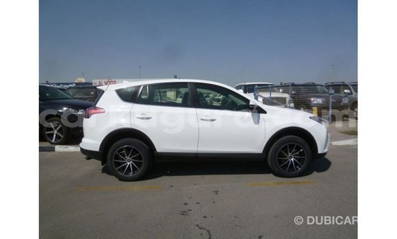 Acheter Import Voiture Toyota 4Runner Blanc à Import - Dubai, Bujumbura Acheter Import Voiture Toyota 4Runner Blanc à Import - Dubai, Bujumbura