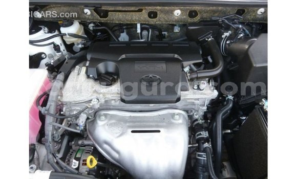 Acheter Import Voiture Toyota 4Runner Blanc à Import - Dubai, Bujumbura Acheter Import Voiture Toyota 4Runner Blanc à Import - Dubai, Bujumbura