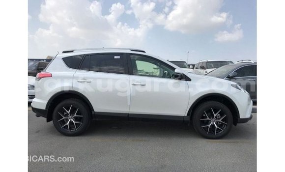 Buy Import Toyota 4Runner White Car in Import - Dubai in Bujumbura Buy Import Toyota 4Runner White Car in Import - Dubai in Bujumbura
