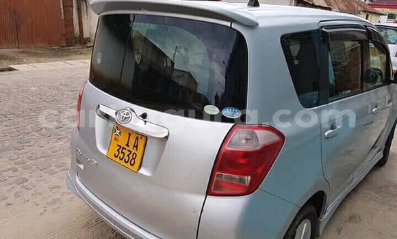 Acheter Occasion Voiture Toyota Ractis Gris à Bururi, Burundi Acheter Occasion Voiture Toyota Ractis Gris à Bururi, Burundi