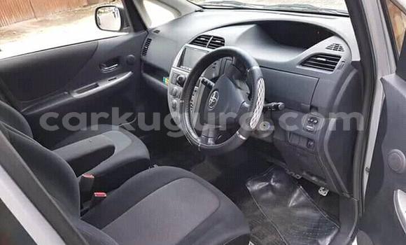 Acheter Occasion Voiture Toyota Ractis Gris à Bururi, Burundi Acheter Occasion Voiture Toyota Ractis Gris à Bururi, Burundi