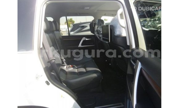 Buy Import Toyota Land Cruiser White Car in Import - Dubai in Bujumbura Buy Import Toyota Land Cruiser White Car in Import - Dubai in Bujumbura
