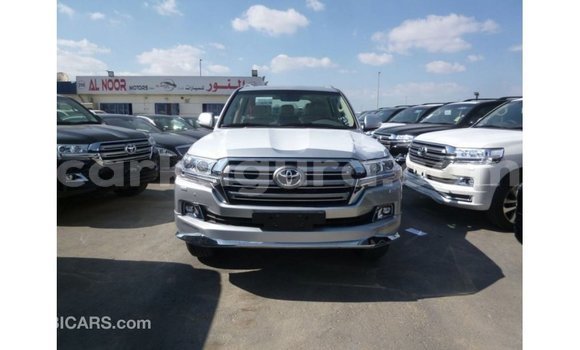 Nunua Imported Toyota Land Cruiser Nyingine Gari ndani ya Import - Dubai nchini Bujumbura Nunua Imported Toyota Land Cruiser Nyingine Gari ndani ya Import - Dubai nchini Bujumbura