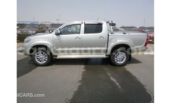Nunua Imported Toyota Hilux Nyingine Gari ndani ya Import - Dubai nchini Bujumbura Nunua Imported Toyota Hilux Nyingine Gari ndani ya Import - Dubai nchini Bujumbura