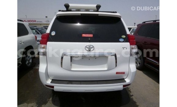 Acheter Import Voiture Toyota Prado Blanc à Import - Dubai, Bujumbura Acheter Import Voiture Toyota Prado Blanc à Import - Dubai, Bujumbura