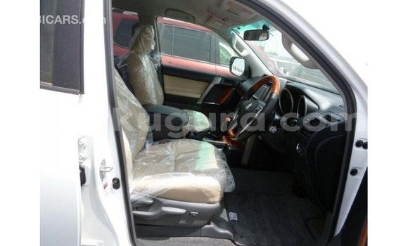 Acheter Import Voiture Toyota Prado Blanc à Import - Dubai, Bujumbura Acheter Import Voiture Toyota Prado Blanc à Import - Dubai, Bujumbura