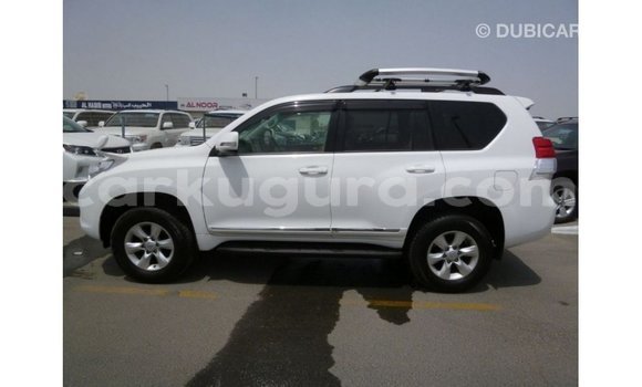 Acheter Import Voiture Toyota Prado Blanc à Import - Dubai, Bujumbura Acheter Import Voiture Toyota Prado Blanc à Import - Dubai, Bujumbura