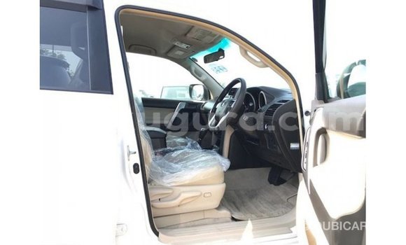 Acheter Import Voiture Toyota Prado Blanc à Import - Dubai, Bujumbura Acheter Import Voiture Toyota Prado Blanc à Import - Dubai, Bujumbura