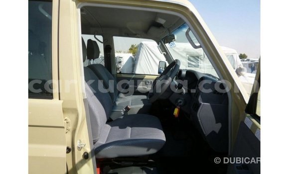 Acheter Import Voiture Toyota Land Cruiser Beige à Import - Dubai, Bujumbura Acheter Import Voiture Toyota Land Cruiser Beige à Import - Dubai, Bujumbura