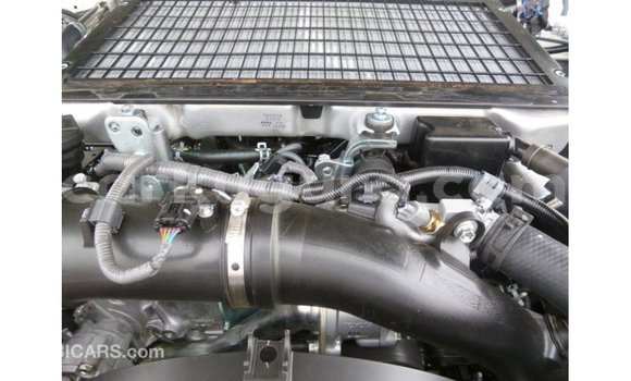 Acheter Import Voiture Toyota Land Cruiser Blanc à Import - Dubai, Bujumbura Acheter Import Voiture Toyota Land Cruiser Blanc à Import - Dubai, Bujumbura