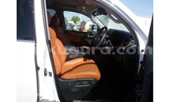 Nunua Imported Lexus LX Nyeupe Gari ndani ya Import - Dubai nchini Bujumbura Nunua Imported Lexus LX Nyeupe Gari ndani ya Import - Dubai nchini Bujumbura