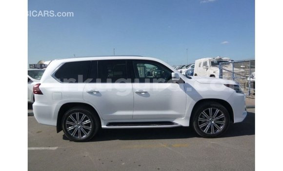 Nunua Imported Lexus LX Nyeupe Gari ndani ya Import - Dubai nchini Bujumbura Nunua Imported Lexus LX Nyeupe Gari ndani ya Import - Dubai nchini Bujumbura