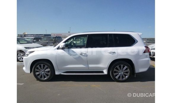 Nunua Imported Lexus LX Nyeupe Gari ndani ya Import - Dubai nchini Bujumbura Nunua Imported Lexus LX Nyeupe Gari ndani ya Import - Dubai nchini Bujumbura