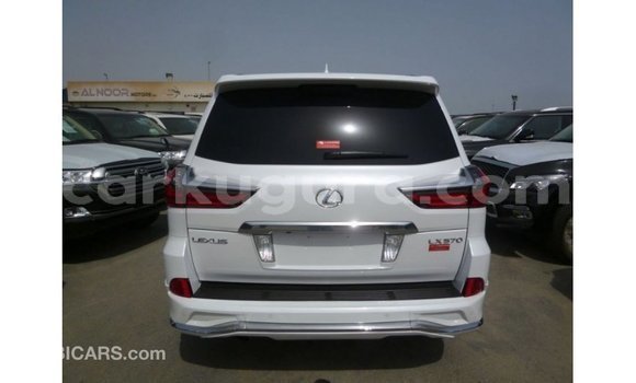 Acheter Import Voiture Lexus LX Blanc à Import - Dubai, Bujumbura Acheter Import Voiture Lexus LX Blanc à Import - Dubai, Bujumbura
