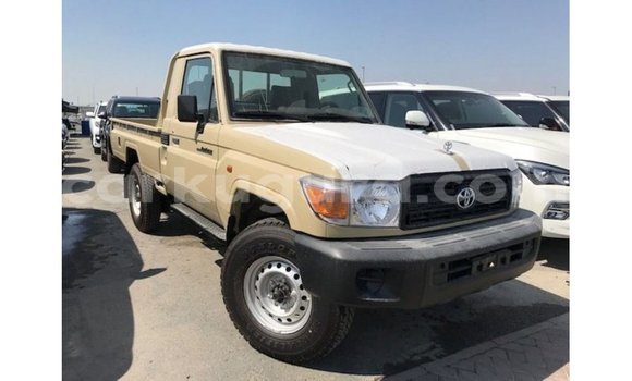 Acheter Import Voiture Toyota Land Cruiser Beige à Import - Dubai, Bujumbura Acheter Import Voiture Toyota Land Cruiser Beige à Import - Dubai, Bujumbura