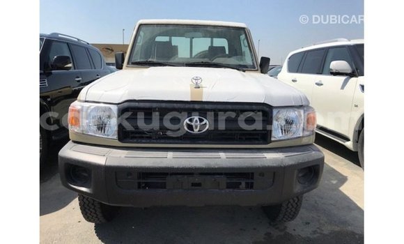Acheter Import Voiture Toyota Land Cruiser Beige à Import - Dubai, Bujumbura Acheter Import Voiture Toyota Land Cruiser Beige à Import - Dubai, Bujumbura
