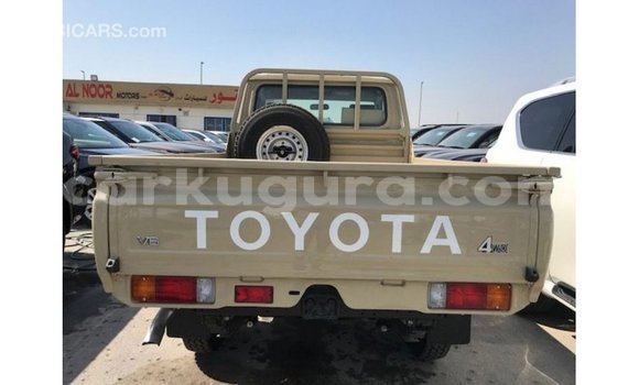 Acheter Import Voiture Toyota Land Cruiser Beige à Import - Dubai, Bujumbura Acheter Import Voiture Toyota Land Cruiser Beige à Import - Dubai, Bujumbura