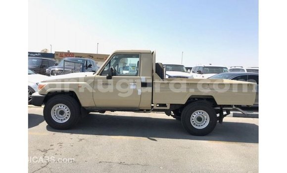 Acheter Import Voiture Toyota Land Cruiser Beige à Import - Dubai, Bujumbura Acheter Import Voiture Toyota Land Cruiser Beige à Import - Dubai, Bujumbura