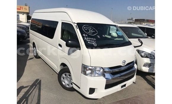 Acheter Import Voiture Toyota Hiace Blanc à Import - Dubai, Bujumbura Acheter Import Voiture Toyota Hiace Blanc à Import - Dubai, Bujumbura