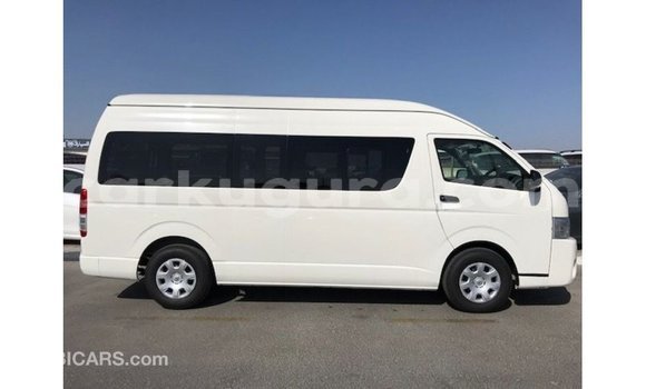 Acheter Import Voiture Toyota Hiace Blanc à Import - Dubai, Bujumbura Acheter Import Voiture Toyota Hiace Blanc à Import - Dubai, Bujumbura