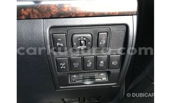 Acheter Import Voiture Toyota Land Cruiser Blanc à Import - Dubai, Bujumbura Acheter Import Voiture Toyota Land Cruiser Blanc à Import - Dubai, Bujumbura