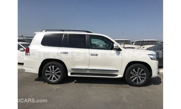 Buy Import Toyota Land Cruiser White Car in Import - Dubai in Bujumbura Buy Import Toyota Land Cruiser White Car in Import - Dubai in Bujumbura